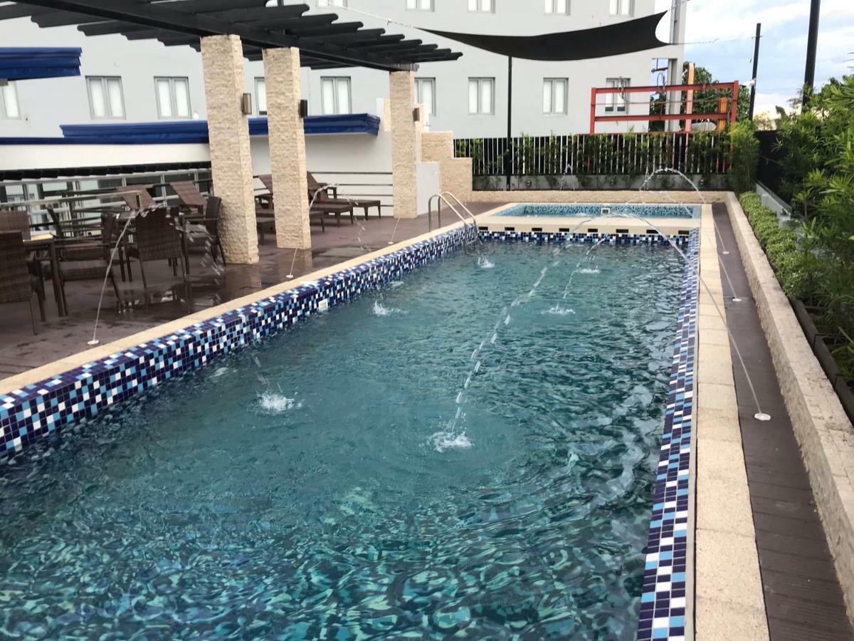 Blue Lotus Hotel Davao City Buitenkant foto