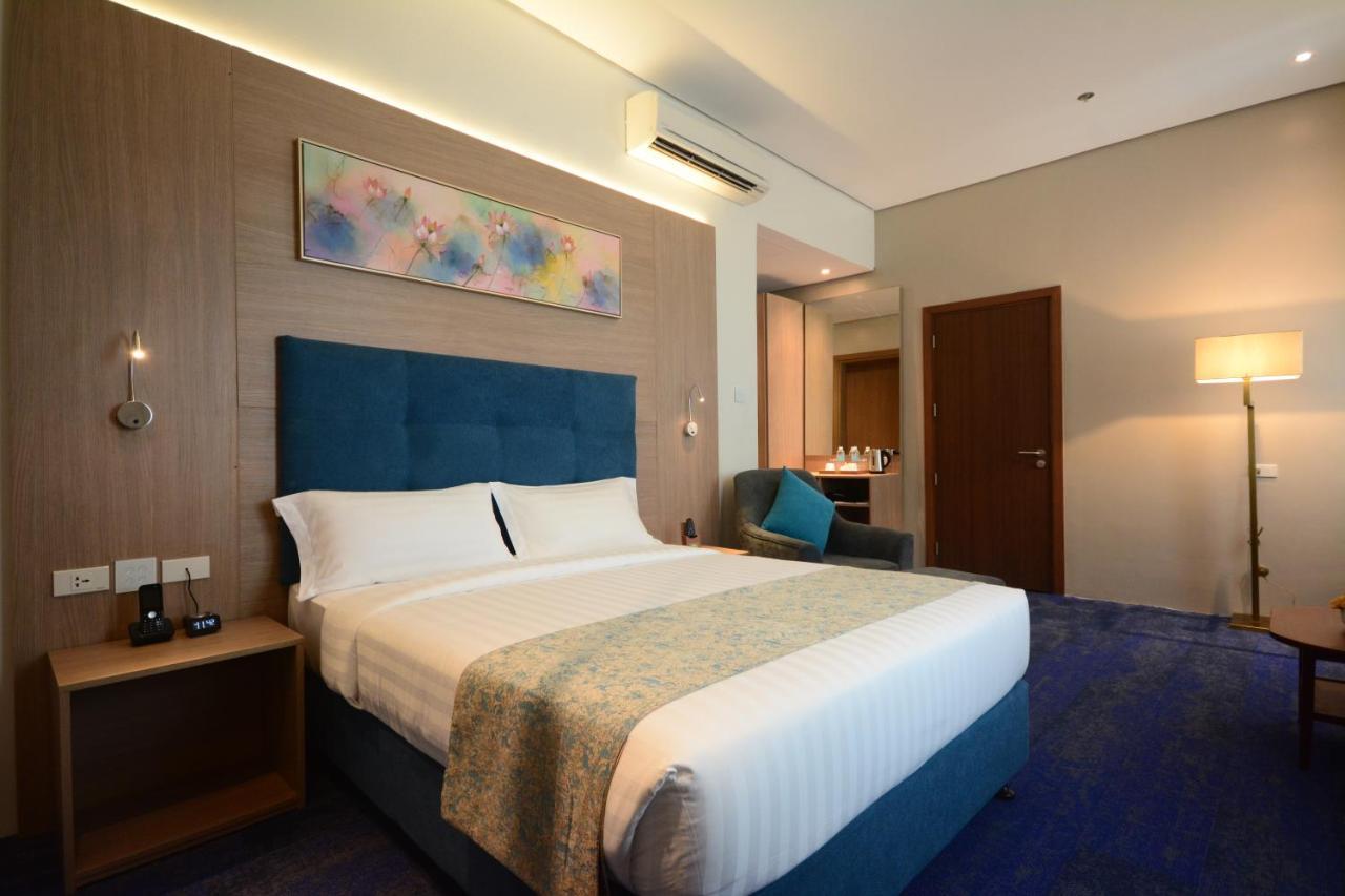 Blue Lotus Hotel Davao City Buitenkant foto