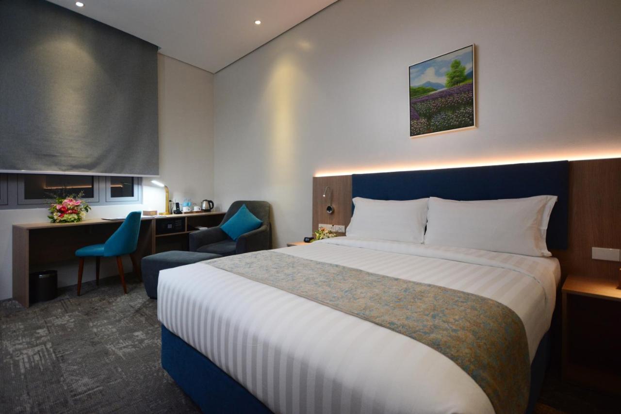 Blue Lotus Hotel Davao City Buitenkant foto